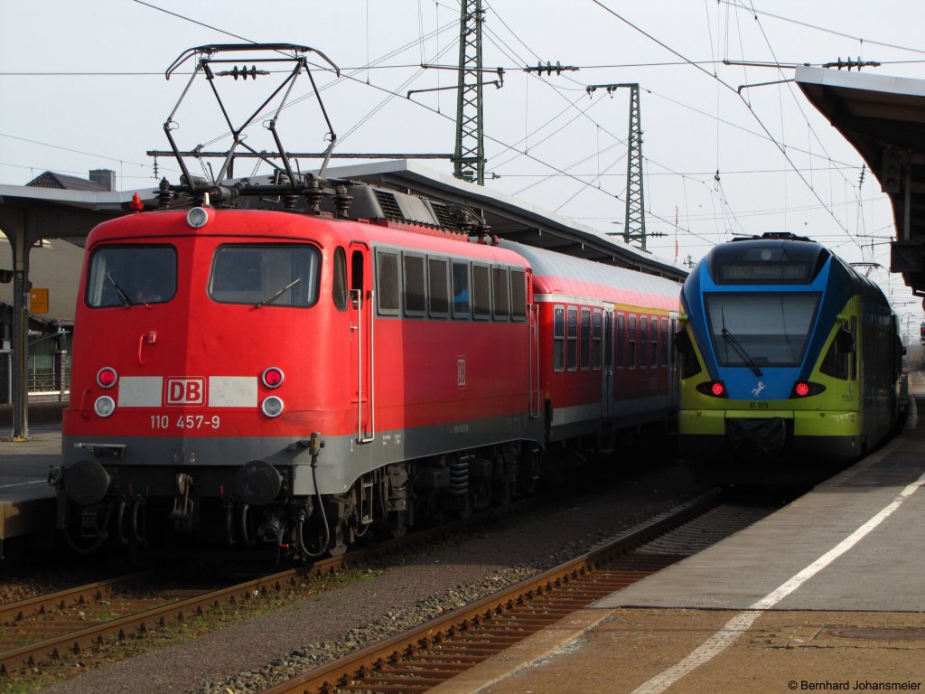 110 457-9 ist mit der RB 68 aus Mnster in Rheine angekommen. April 2010