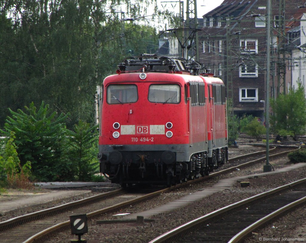 110 494-2 wird an 111 154 gehngt und von Mnster ber Hamm sehr wahrscheinlich nach Dortmund in die Werkstatt gezogen. August 2010