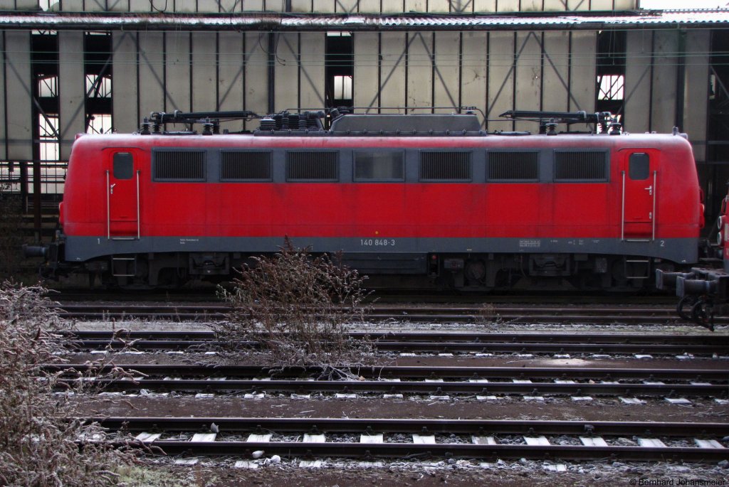 140 848-3 wartet in Wanne Eickel auf neue Einstze. Dezember 2009