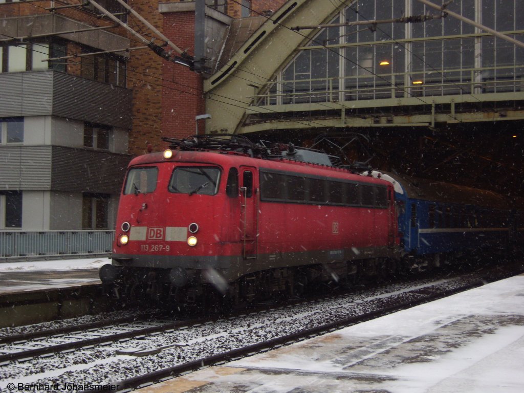 Bis zum Ostbahnhof ergab sich durch das S-Bahnchaos keine erfolgreiche Verfolgungsjagd. So greife ich hier auf ein Bild vom Februar 2009 zurck, als 113 267-9 ebenfalls mit dem D441 gen Osten unterwegs war.