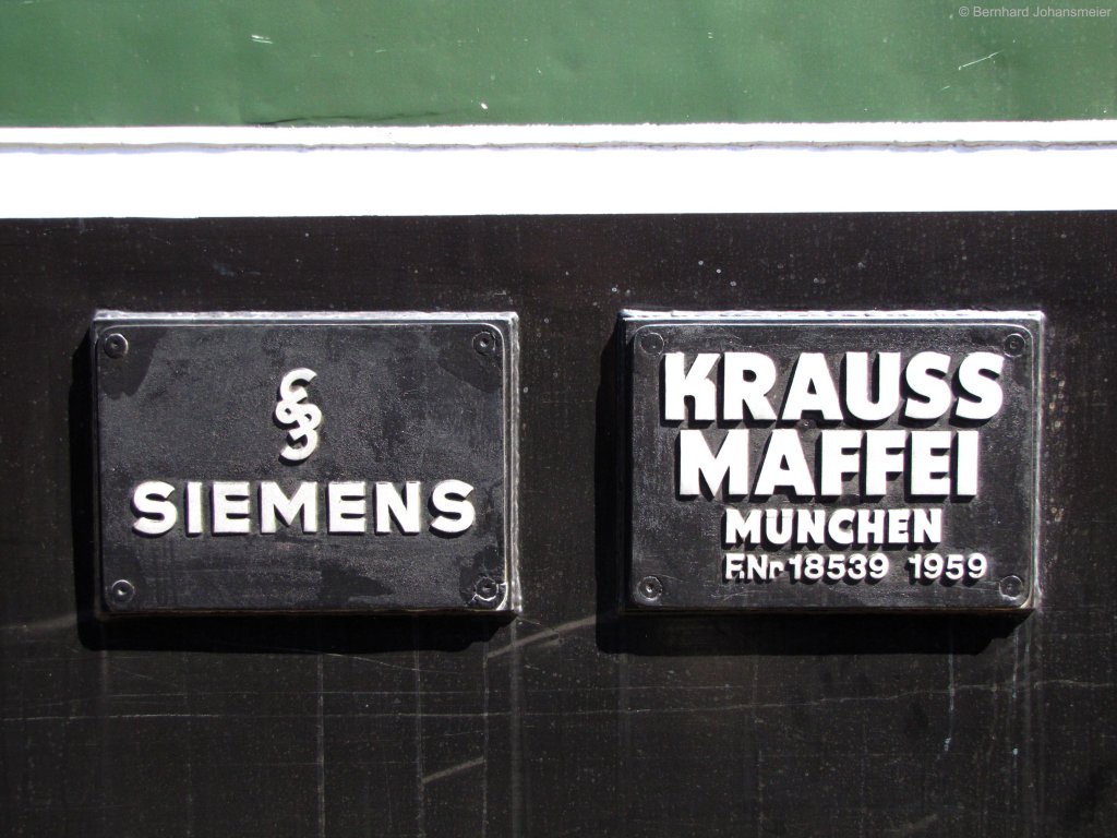 Unter der Fabriknummer 18539 wurde E40 128 im Jahr 1959 von Krauss Maffei und Siemens gebaut.