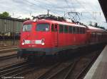110 300-1 ist mit einem Regionalzug aus Mannheim in Trier angekommen und zieht die leeren Wagen ins BW.