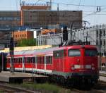 Mit dem Mindener Verstrkerzug, der wegen Bauarbeiten nur bis Wunstorf fhrt, rollt 110 469-4 in Hannover ein.