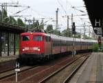 verkehrsrot/209963/110-490-0-rollt-mit-dem-kreuzfahrersonderzug 110 490-0 rollt mit dem Kreuzfahrersonderzug in Potsdam ein. August 2011