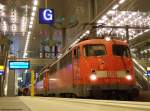 110 326-6 und 110 300-1 stehen mit dem DGB Streiksonderzug nach Hagen im Berliner Hbf.