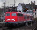 110 398-5 kommt mit dem Leerpark fr RE 11598 im Dsseldorfer Hbf an. Mrz 2010