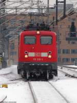 Auch wenn man vom Zug nichts sieht, wird 110 200-3 den IC 2243 gleich in den Berliner Hbf ziehen. Februar 2010