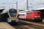 Generationentreffen in Hamm: 110 236-7 begegnet mit dem Leerpark vom ICE Ersatzzug aus Bonn einem Flirt der Eurobahn als RE13 nach Venlo.