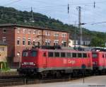 140 806-1 zieht 140 821-0 durch den Trierer Hbf Richtung Koblenz.
