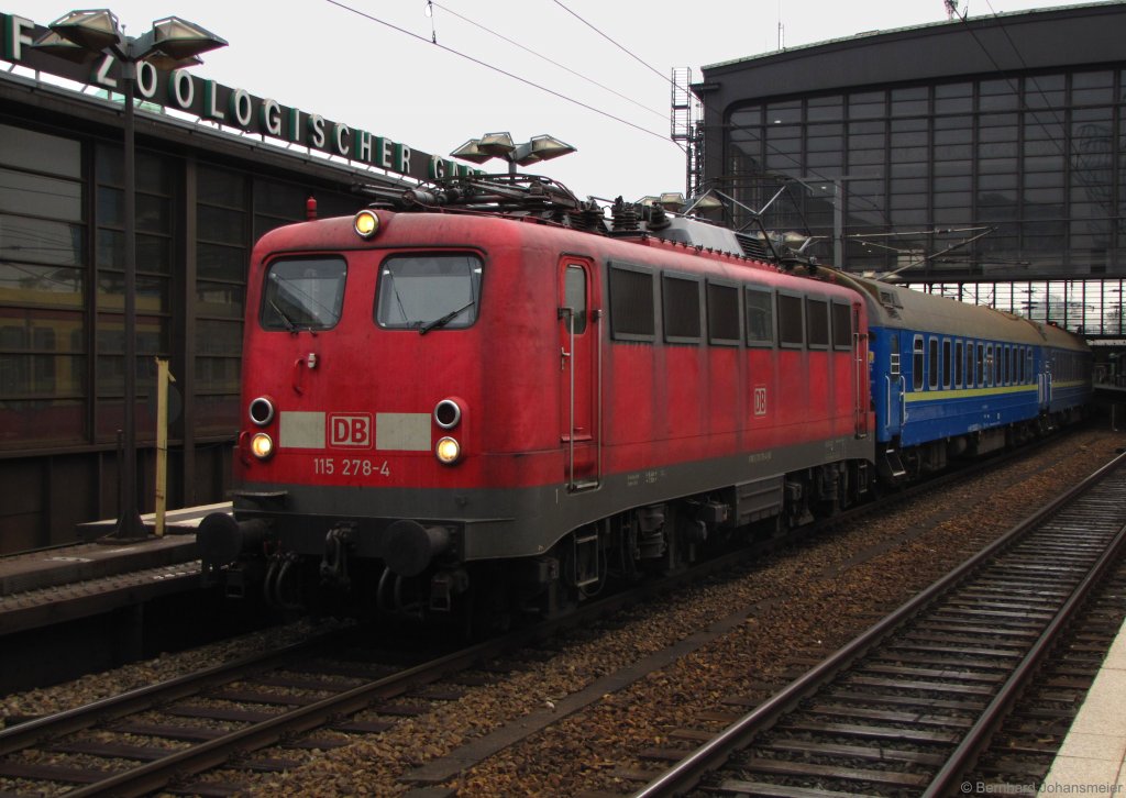 115 278-4 ist mit D 440 am Bahnhof Zoo angekommen. Mai 2010