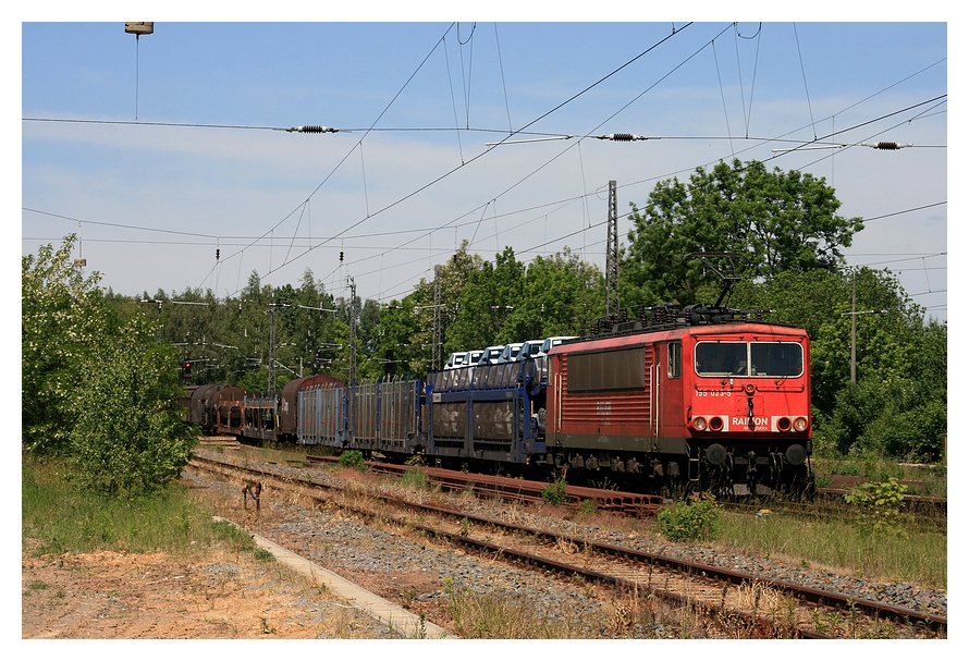 155 023 mit ein Gemischen G�terzug EZ 52523 unterwegs nach DZW in Mittweida 