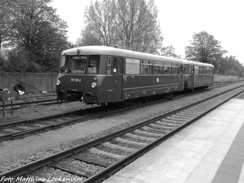 172 171-1 & 172 132-3 in Bergen auf R�gen am 11.5.13 / Foto im Schwarzwei� Design