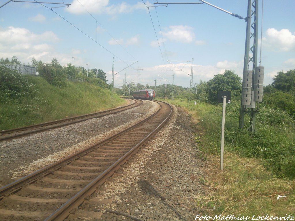 642 051/551 als RB12 mit ziel Graal-M�ritz kurz hinter Rostock Hbf am 22.6.13