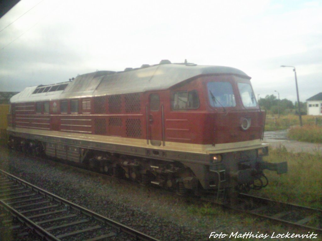 Am 15.9.12 war Die WFL 231 in Miltzow beim entladen der Bahnbausch�ttgutauffangwagen /Foto entstand ausm Fahrenden RE3