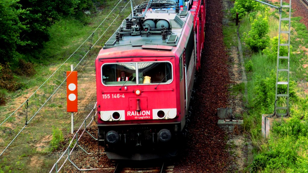 Hier zu sehen ist die 155 146-4 mit eine Autotransport. Ich habe einen Filter dr�ber gelegt damit es sch�ner aussieht!