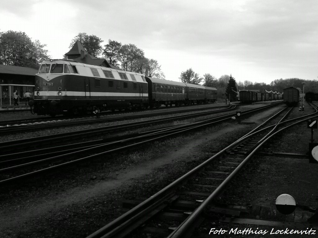 MTEG 118 770-7 abgestellt in Putbus am 10.5.13 / Foto im Klassischen DDR Schwarzwei� Style
