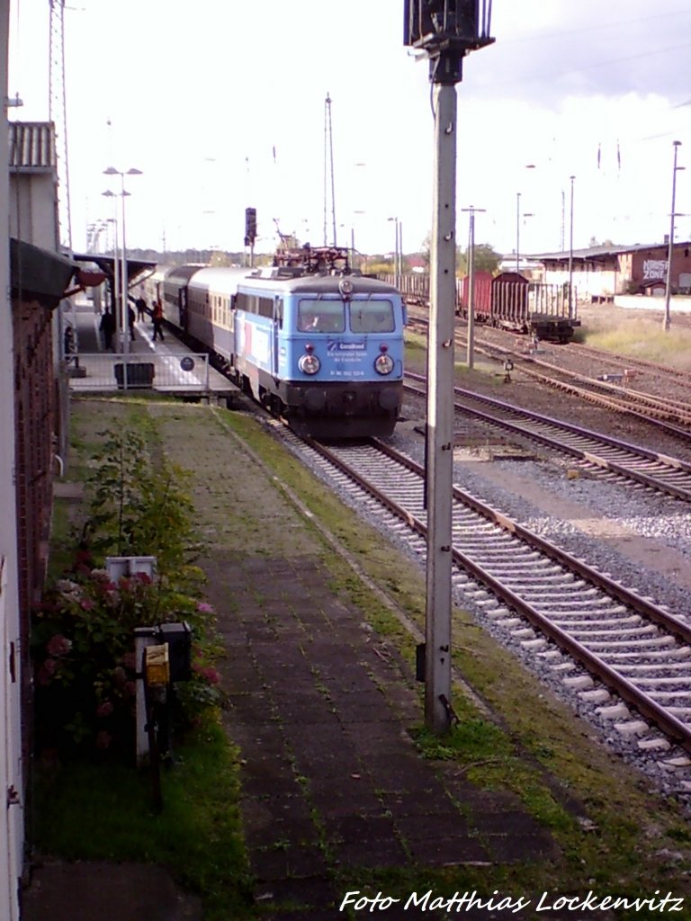 �BB Lok 1042 520-8 von Der Fu�g�ngerbr�cke in Bergen auf R�gen Fotografiert am 27.10.12