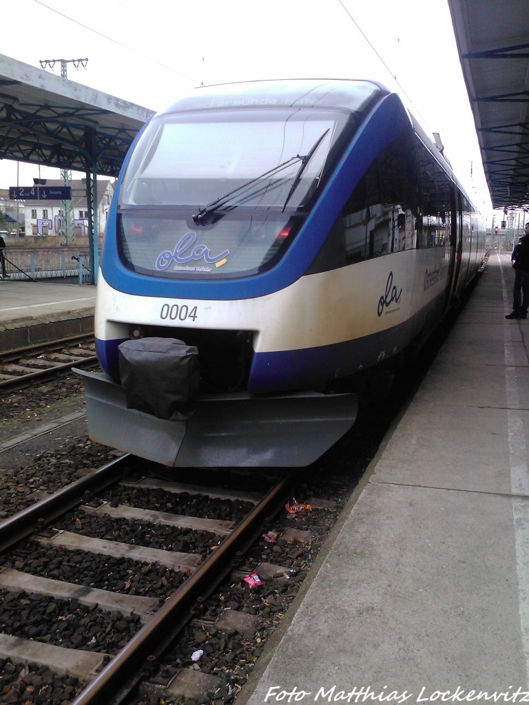 OLA VT 0004 mit Ziel �ckerm�nde Stadthafen im Bahnhof Neubrandenburg am 3.2.13