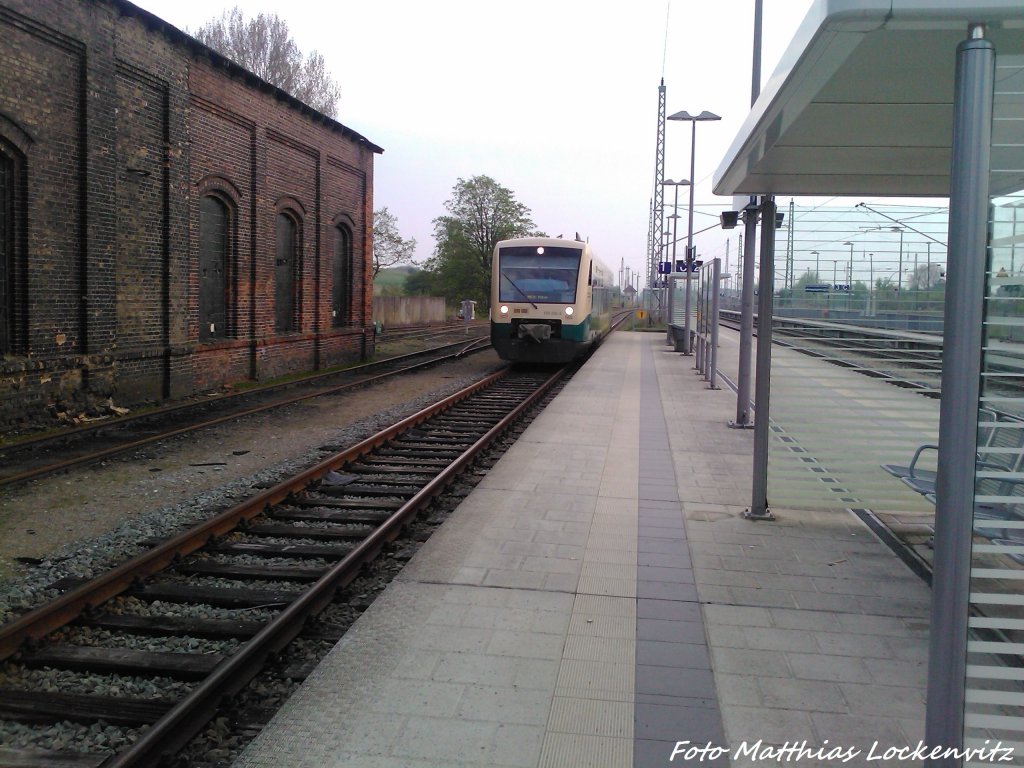 PRESS 650 032-4 bei der Einfahrt in den Bahnhof Bergen auf R�gen am 9.5.13