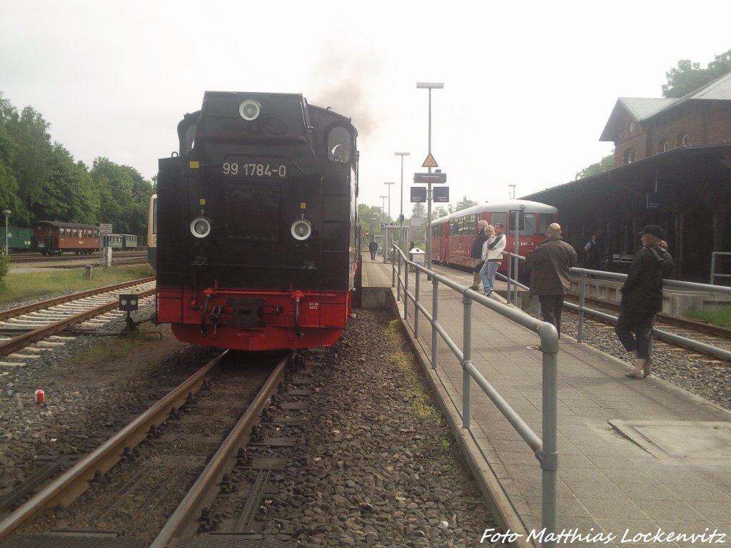 R�BB 99 1784 & LVT 172 001-0 mit 172 601-7 im Bahnhof Putbus am 1.6.13