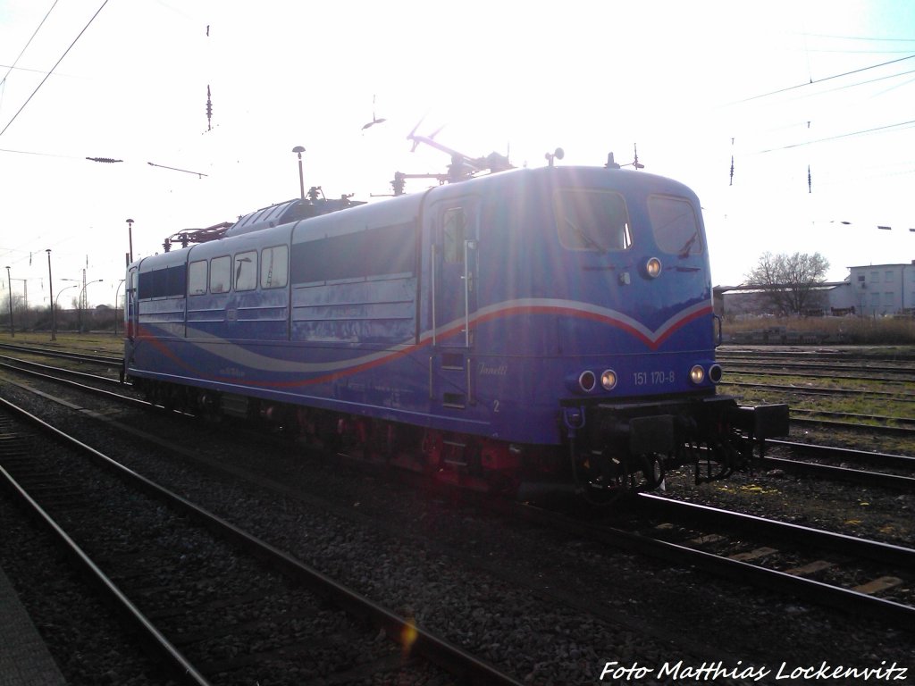 SRI 151 170 wartet auf die R�ckfahrt nach Lancken im Bahnhof Bergen auf R�gen am 19.4.13