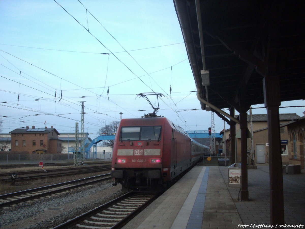 101 046-1 als Schlusslicht am IC 2355 bei der Ausfahrt aus Bergen auf R�gen nach Ostseebad Binz am 20.2.14