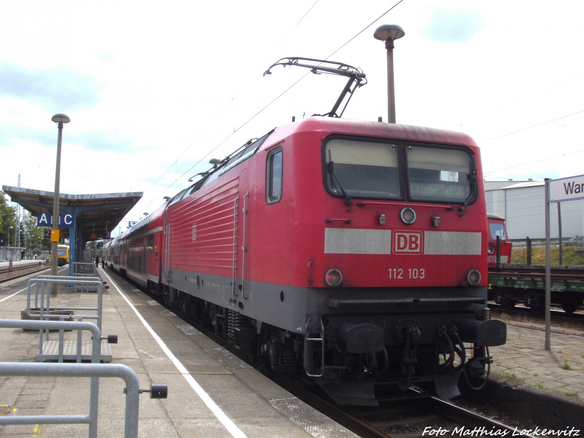 112 103 als RE5 mit Ziel Lutherstadt Wittenberg m iBahnhof Waren (M�ritz) am 16.6.14