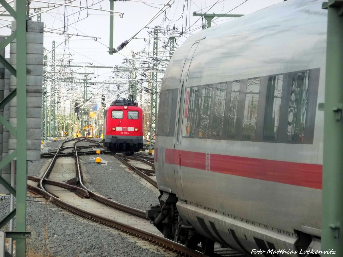 115 198-4 und ein ICE beim verl�sst den Leipziger Hbf am 26.7.16