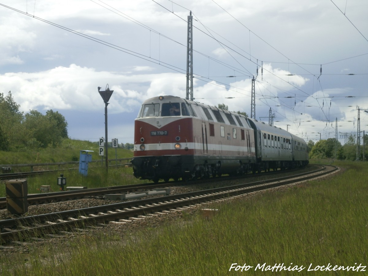 118 770 mit 01 0509 beim einfahren in Bergen auf R�gen am 30.5.15