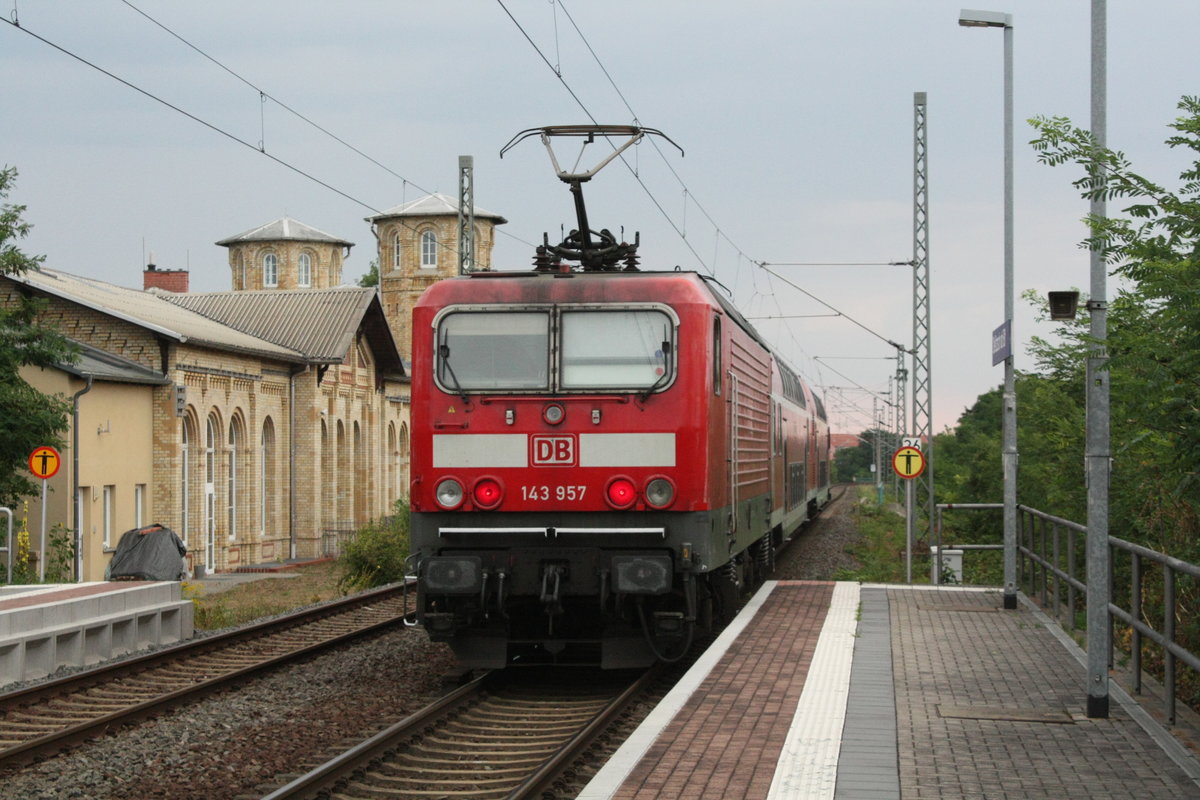143 957 verl�sst als S9 mit ziel Eilenburg den Bahnhof Delitzsch ob Bf am 13.8.20