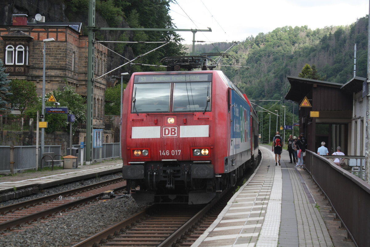 146 017 im Bahnhof Sch�na am 6.6.22