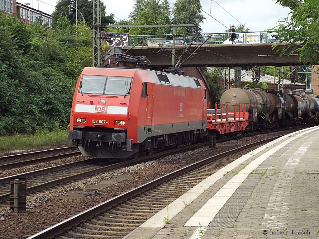 152 007-1 fuhr mit einen gemischten g�terzug am 21.08.13 durch hh-harburg