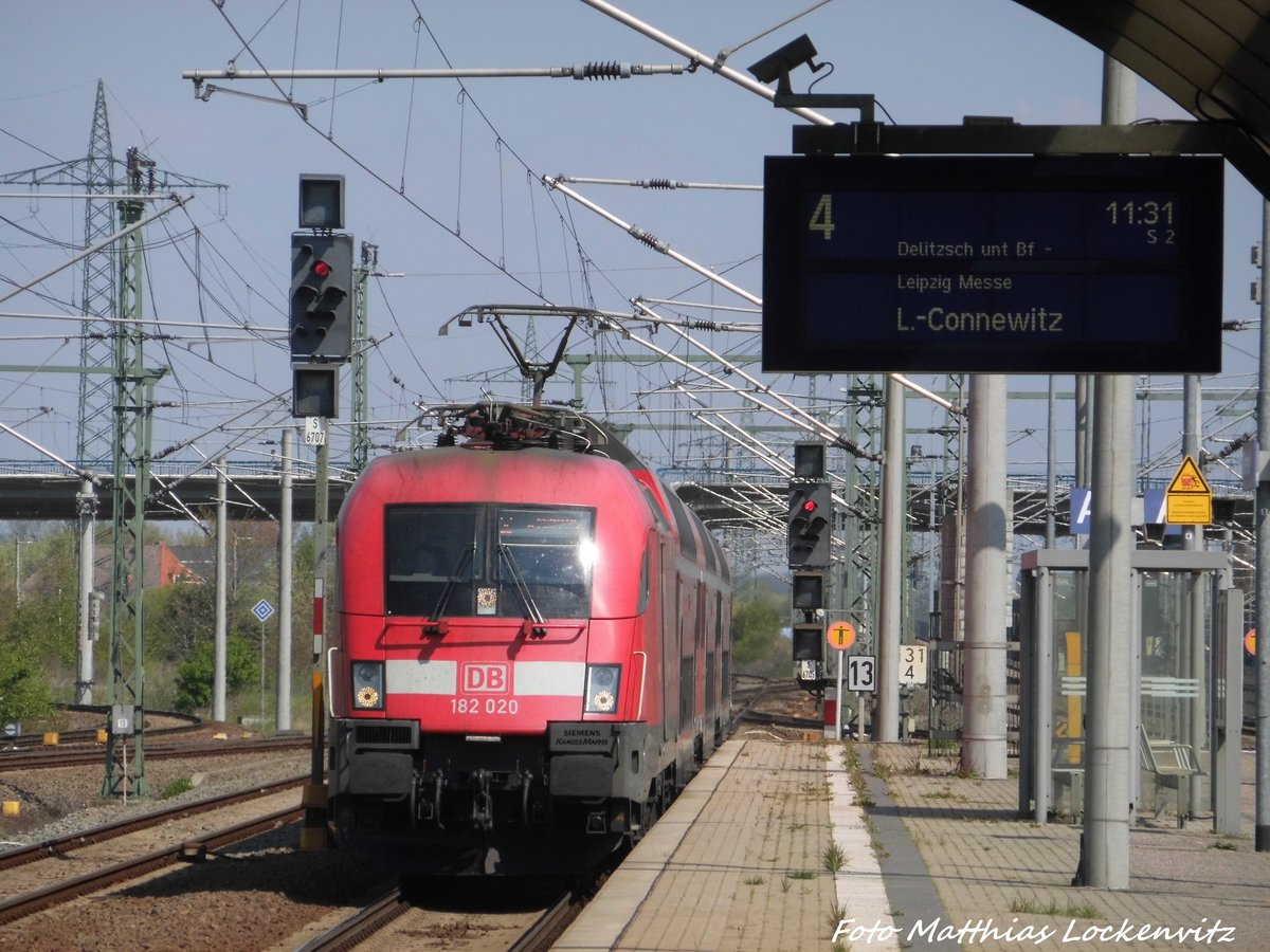 182 020 bei der Einfahrt in Bitterfeld am 2.5.16