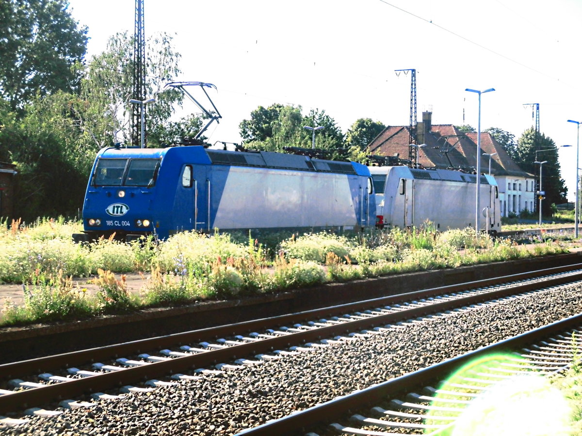185 CL 004 und 185 579von ITL bei der durchfahrt in Großkorbetha am 2.7.18