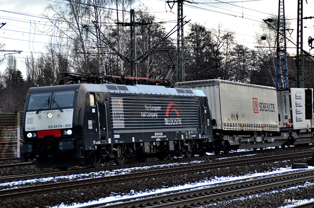 189 024 ist mit einen KLV durch hh-harburg gefahren,14.01.17