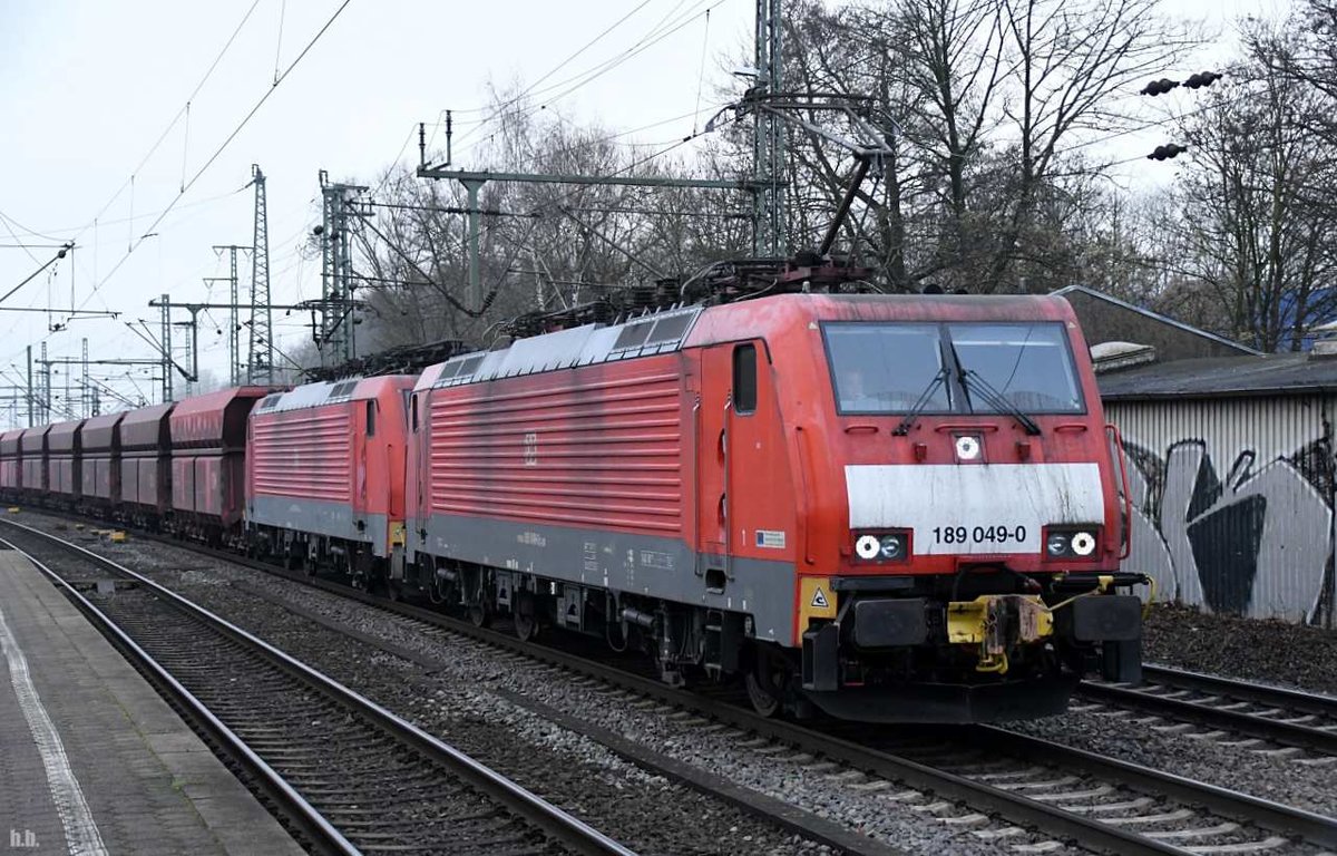 189 049-0 und 189 050-0 zogen einen ganzzug durch harburg,16.12.20