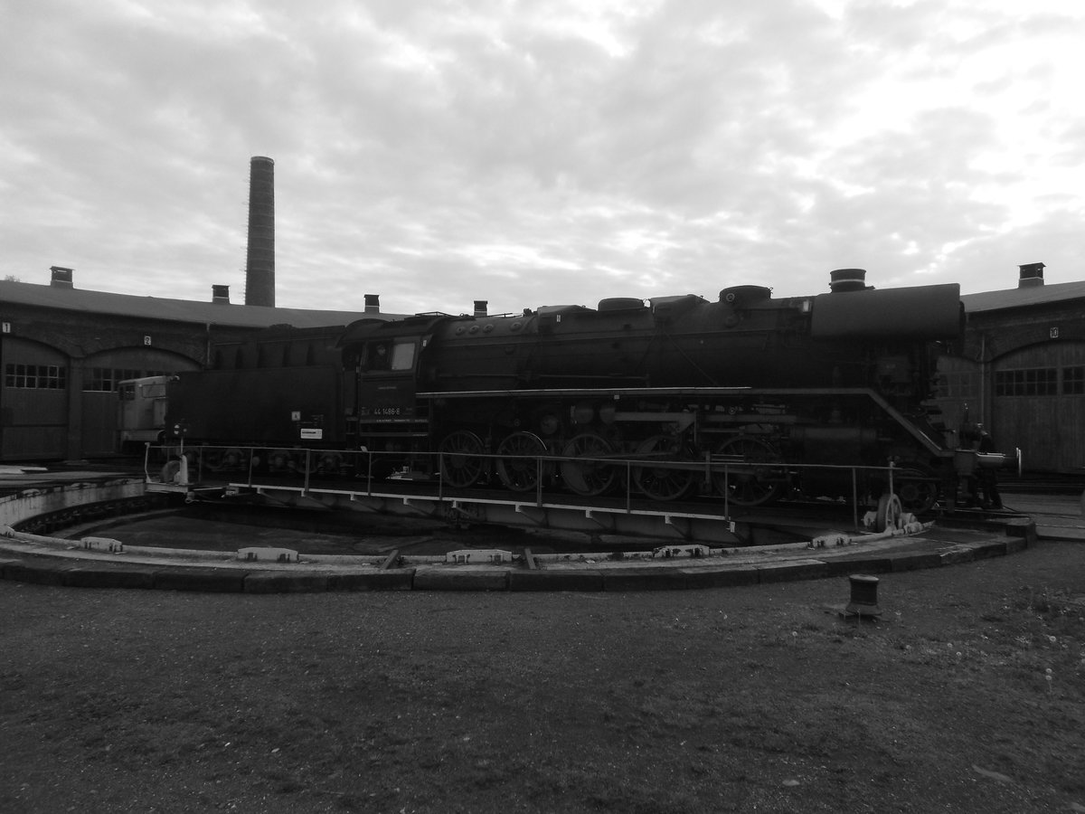 44 1486 auf der Drehscheibe vom Bw Sta�furt am 7.5.17