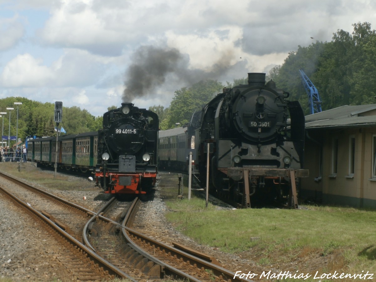 50 3501 abgestellt und R�BB 99 4011 unterwegs nach Lauterbach Mole am 30.5.15