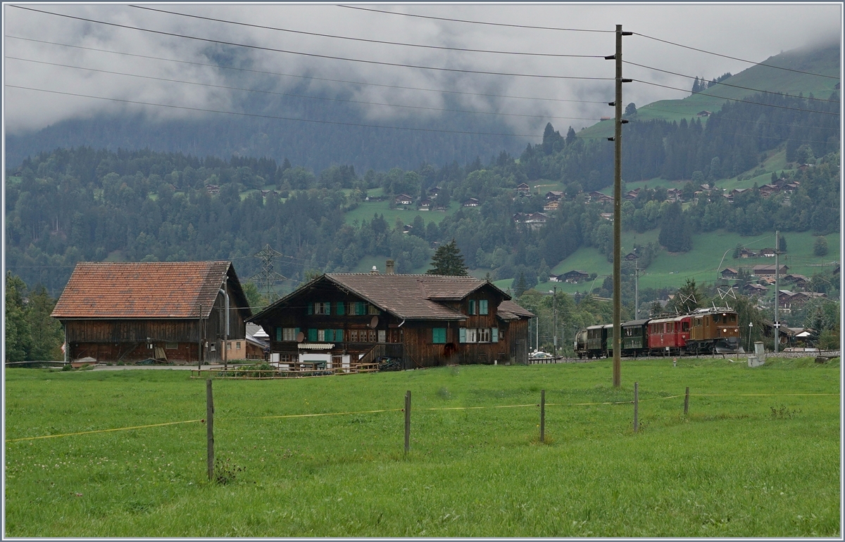50 Jahre Blonay Chamby - Bündnertag im Saaneland: der Extrazug von Bulle nach Gstaad erreicht in kürze sein Ziel.
14. Sept. 2018