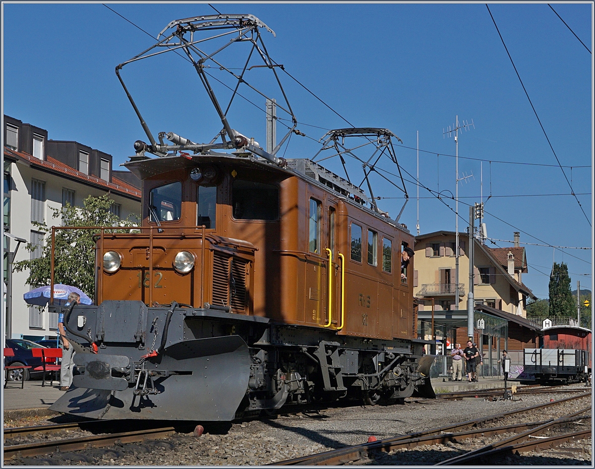 50 Jahre Blonay Chamby - MEGA BERNINA FESTIVAL: Das RhB Berninabahn Krokodil Ge 4/4 182 in Blonay.
9. Sept. 2018