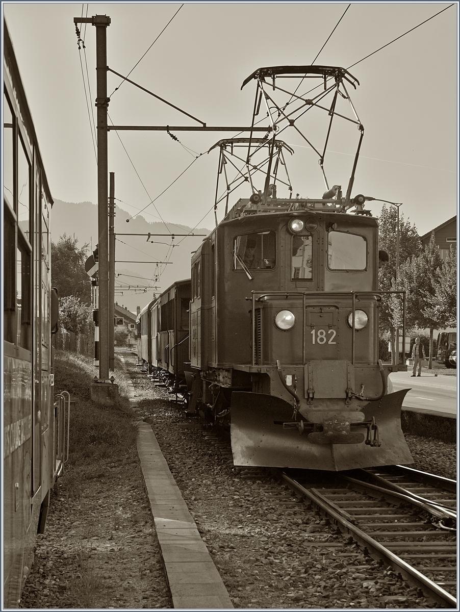 50 Jahre Blonay Chamby - MEGA BERNINA FESTIVAL: Das RhB Berninabahn Krokodil Ge 4/4 182 in Blonay
9. Sept. 2018