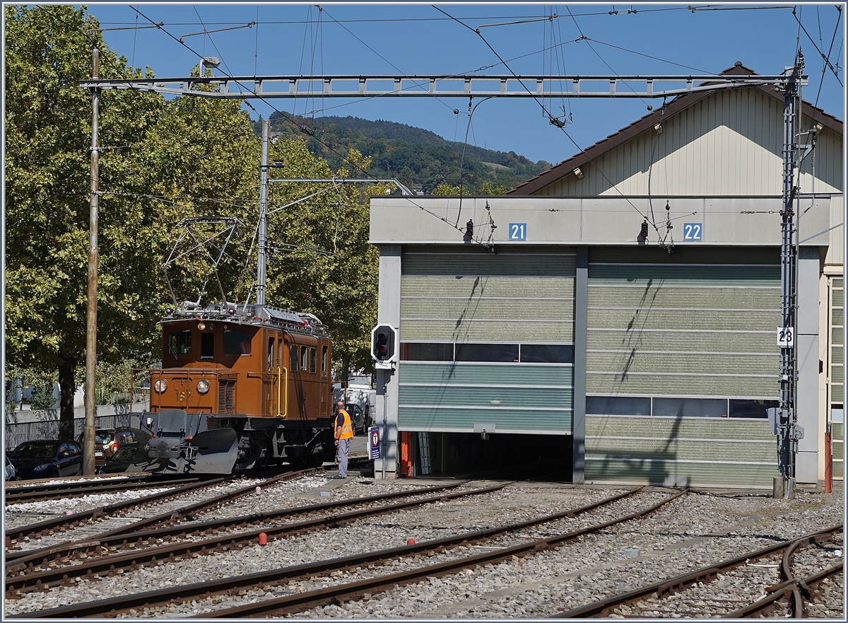 50 Jahre Blonay Chamby - MEGA BERNINA FESTIVAL: das RhB Bernina Bahn Krokodil als Gastlok bei der BC rangiert in Vevey.
 9. Sept. 2018