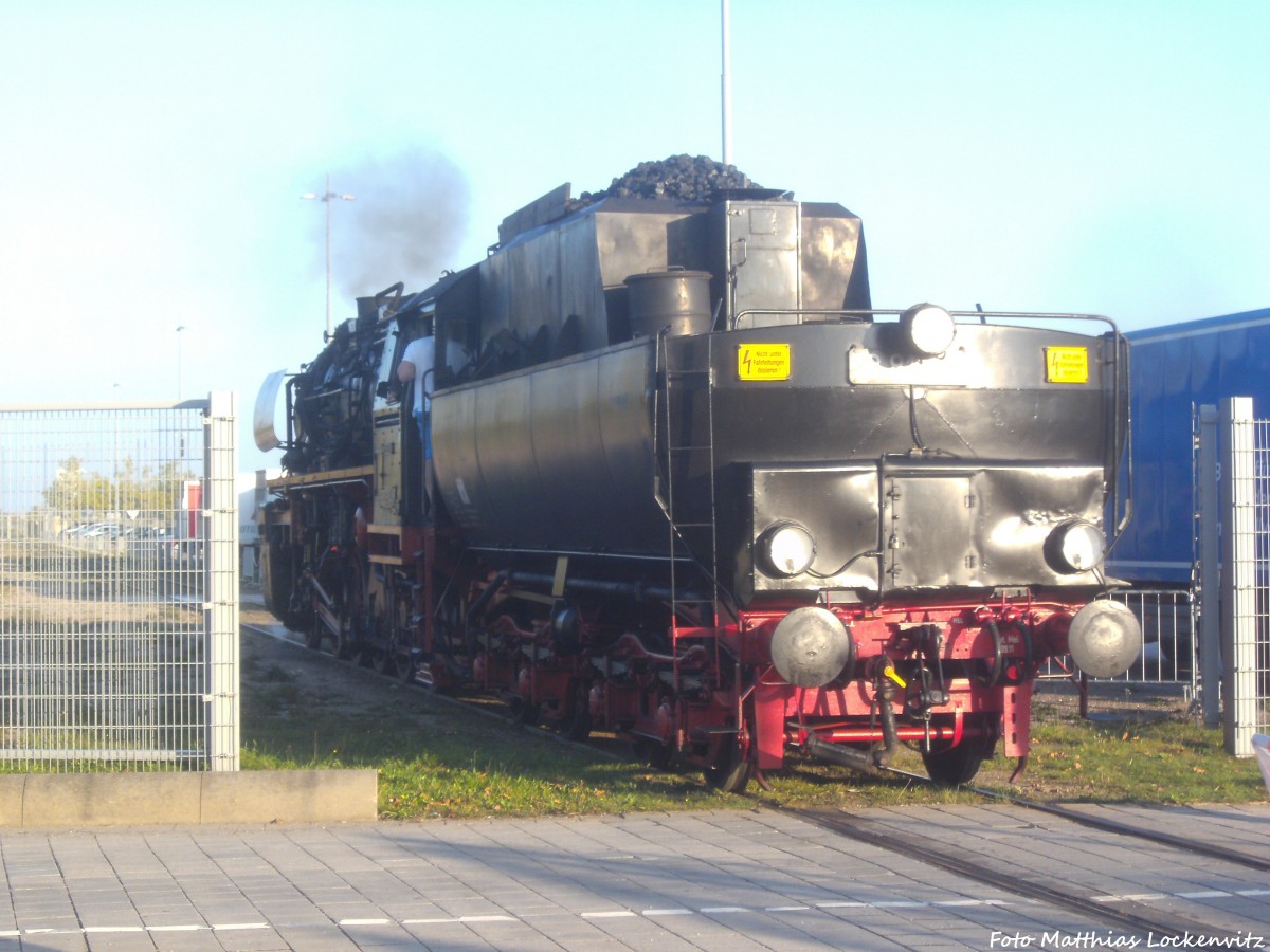 52 8154-8 war w�hrend der Modell-Hobby-Spiel Messe auf dem Anschlussgleis f�r F�hrerstandsfahrten dort im Einsatz. Afnahme entstand am 3.10.14
