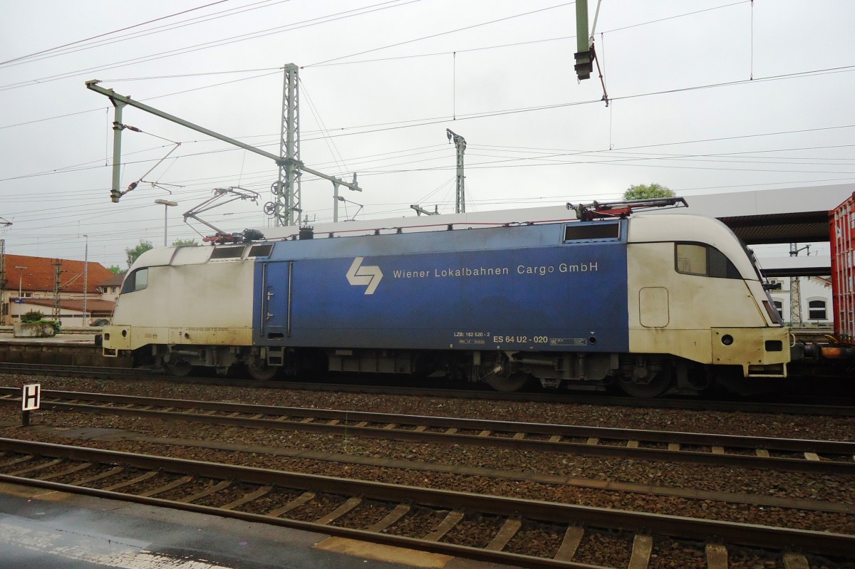 Alles anderes als sch�nes k�nnte Mann das Wetter am 1 Juni 2013 bezeichnen. Dies gilt jedocht nicht f�r WLB U2-020, der am diesen Tag Fulda durchfuhr. Leider war die regen der Aufstoss zum beruchtigen Hochwasser in die Tale der Elbe und Saale.