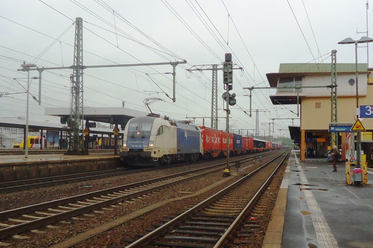 Alles anderes als sch�nes k�nnte Mann das Wetter am 1 Juni 2013 bezeichnen. Dies gilt jedocht nicht f�r WLB U2-020, der am diesen Tag Fulda durchfuhr. Leider war die regen der Aufstoss zum beruchtigen Hochwasser in die Tale der Elbe und Saale.