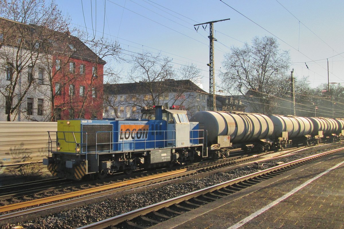 Alpha Trains 1505 zieht ein Kesselwagenzug durch K�ln S�d am 20 J�nner 2017.