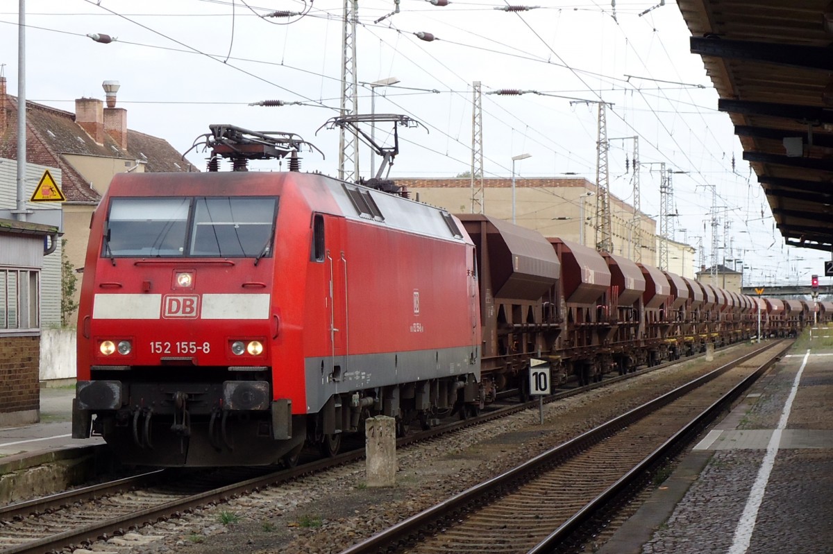 Am 23 September 2014 schiebte 152 155 mit Sch�tterzug ins Bahnhof Falkenberg (Elster). 