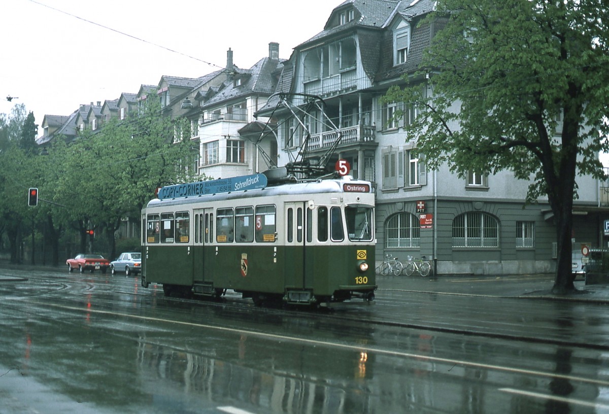 Be 4/4 130 der Berner Stra�enbahn f�hrt im Mai 1980 in Richtung Ostring