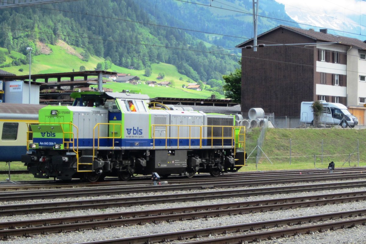 BLS 843 504 lauft am 1 Juli 2013 um in Frutigen.