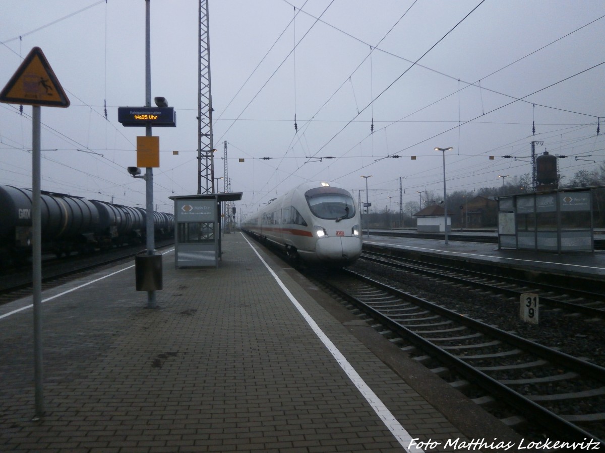 BR 411 beim durchfahren des Bahnhofs Gro�korbetha am 22.1.15